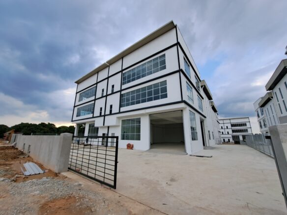 Impian Emas 3 Storey Cluster Factory