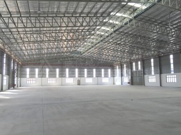 Senai Warehouse For Rent