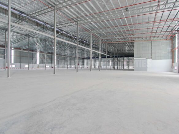 Pasir Gudang detached factory for rent near Pasir Gudang Port with 140,000 sq.ft. built-up area and 3,000 Amp power supply.