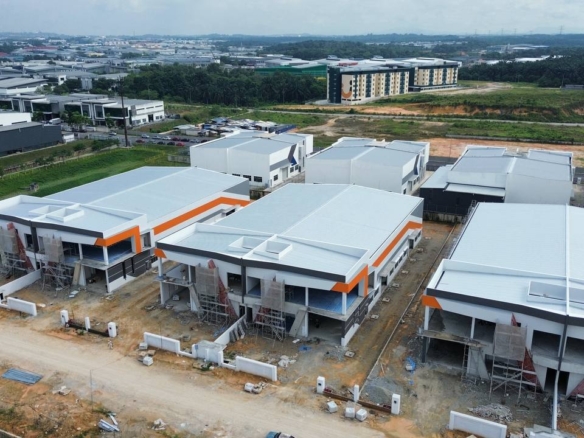 Brand New Semi Detached Factory (80’x270′) @ Desa Cemerlang