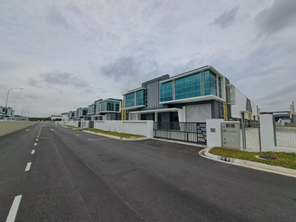 Desa Cemerlang Cluster Factory For Rent