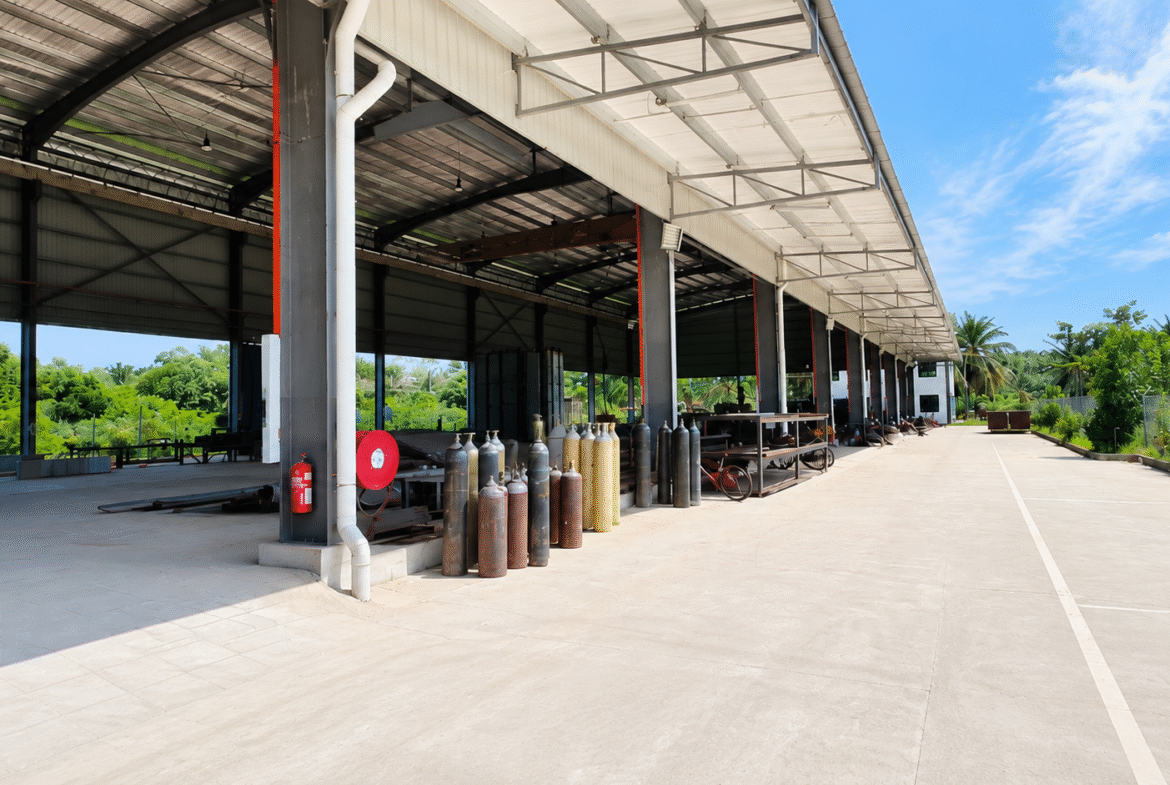 Pekan Nanas Open Shed Factory