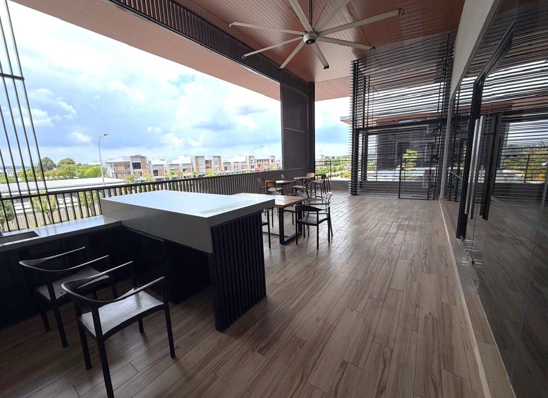 I-Park Senai Airport City freehold corner detached factory for sale with 31,202 sq.ft. built-up area and 600 Amp power supply.