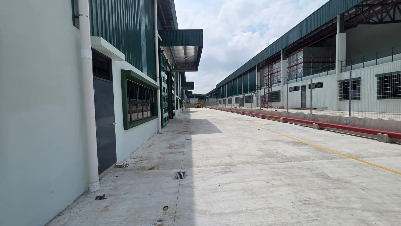 Kempas warehouse for rent near Kempas Toll with 21,485 sq.ft. built-up area and 400 Amp power supply