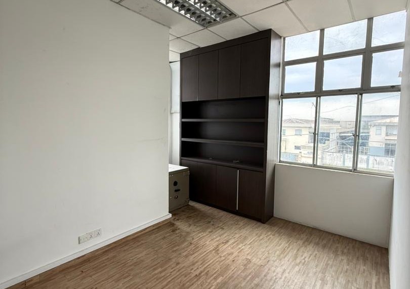 aman Desa Idaman Senai corner detached factory for rent with 40,875 sq.ft. land area