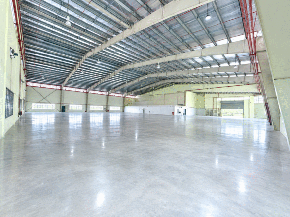 Desa Cemerlang factory interior with 9 metre ceiling