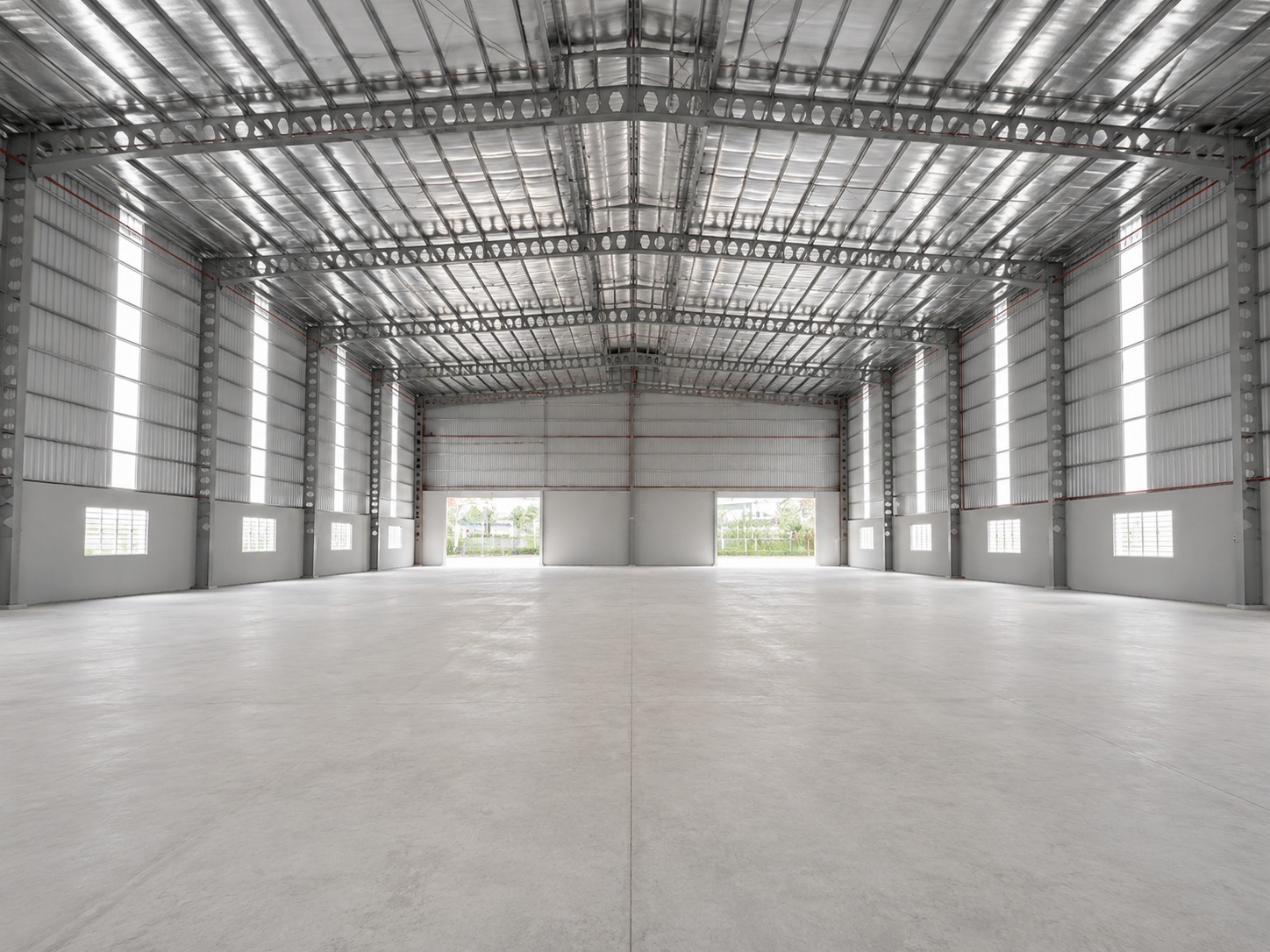 Senai Idaman detached factory for rent with 30,615 sq.ft. built-up area, 12-metre ceiling height and 1,200 Amp power supply.